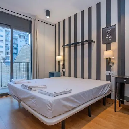 Apartmán 2 Bedroom With Balcony In Eixample 1-1 *