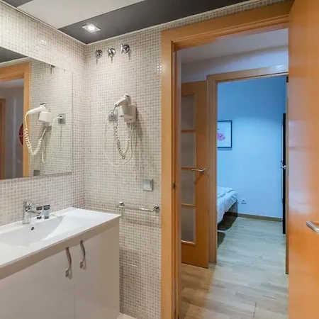 Apartmán 2 Bedroom With Balcony In Eixample 1-1 *