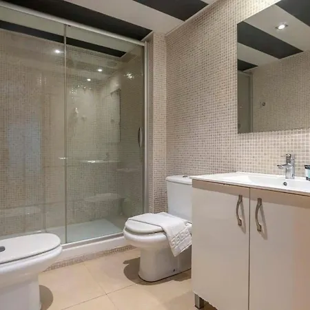 2 Bedroom With Balcony In Eixample 1-1 *