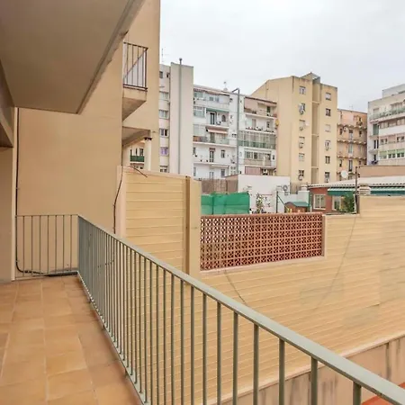 2 Bedroom With Balcony In Eixample 1-1