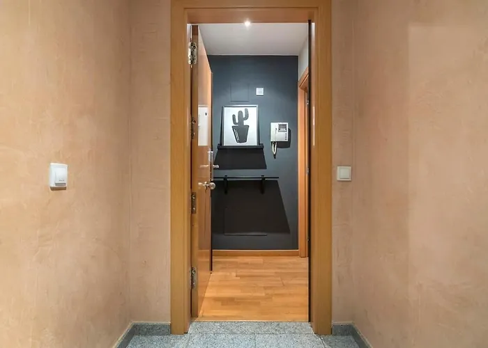 The Collection - 2 Bedroom With Balcony In Eixample 1-1 شقة