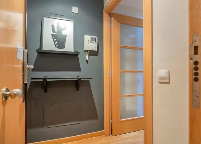 The Collection - 2 Bedroom With Balcony In Eixample 1-1 *