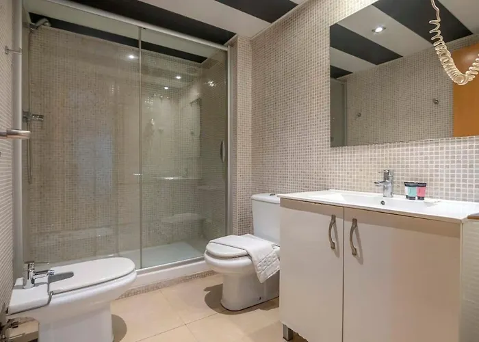 The Collection - 2 Bedroom With Balcony In Eixample 1-1 *
